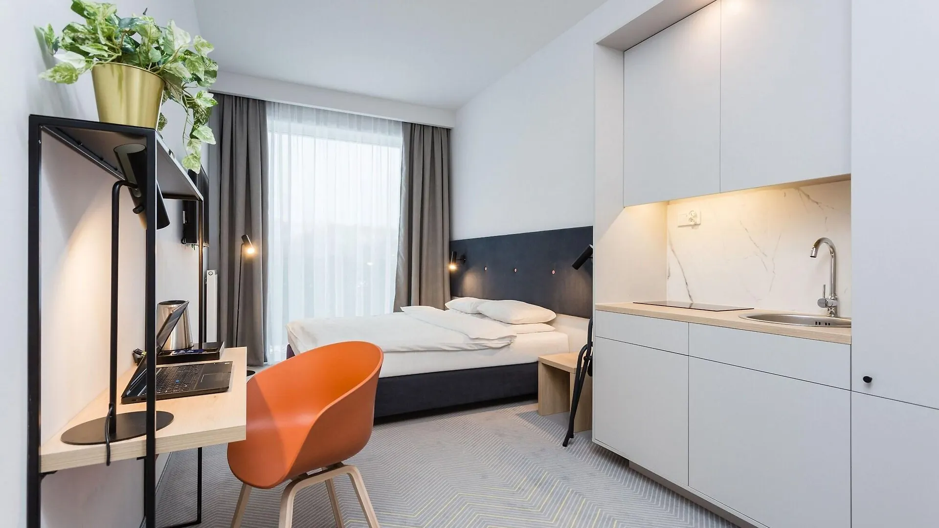 Platinum Hotel&Residence Wilanow 바르샤바 3*,